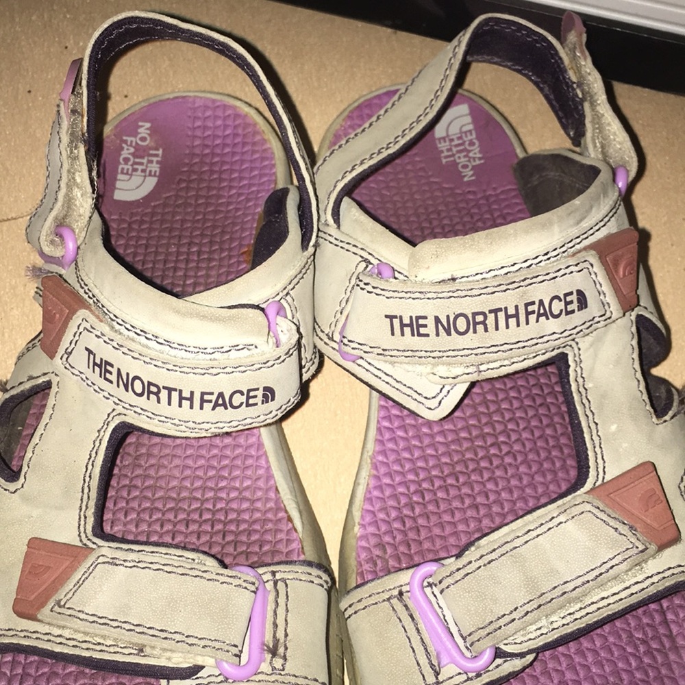 Sandles